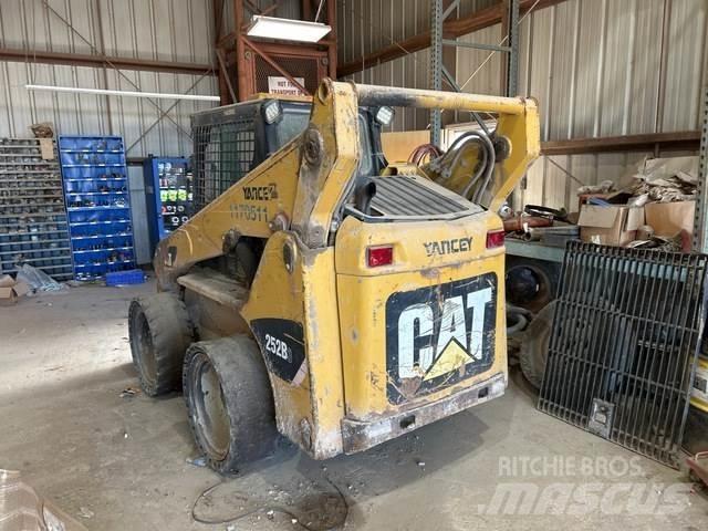 CAT 252B Φορτωτάκια