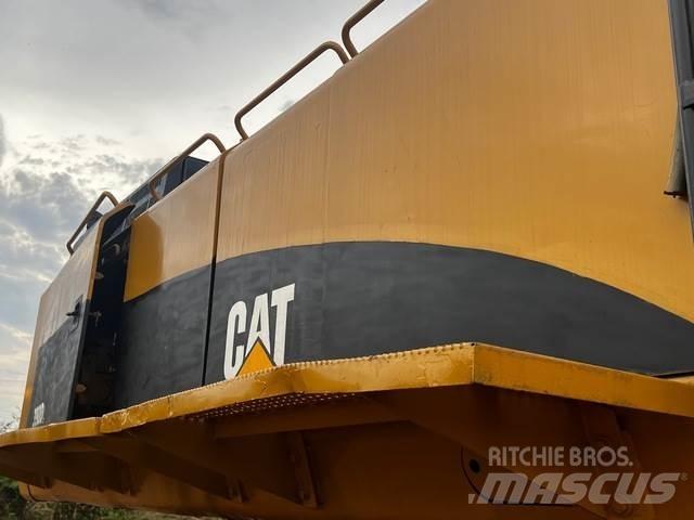 CAT 390DL Εκσκαφείς με ερπύστριες