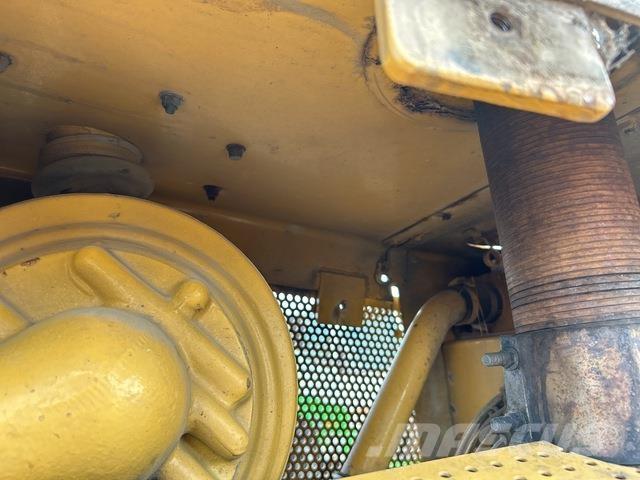 CAT 527 Μπουλντόζες με ερπύστριες