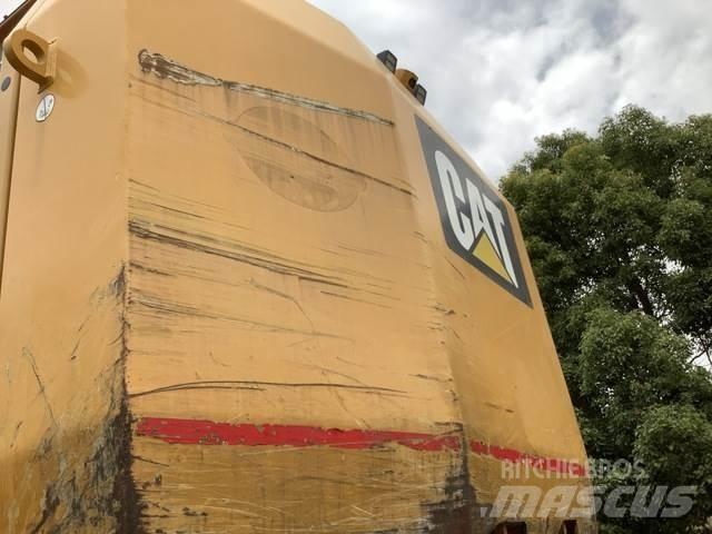 CAT 6015B Εκσκαφείς με ερπύστριες