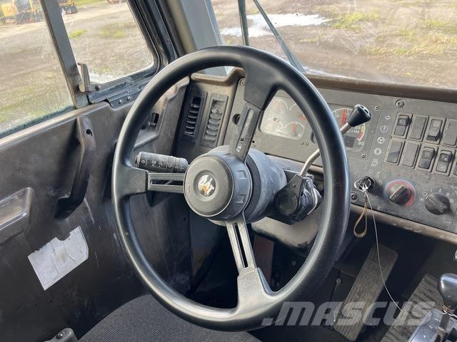 CAT 775D Σπαστό Dump Truck ADT