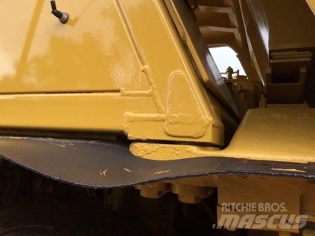 CAT 775E Σπαστό Dump Truck ADT