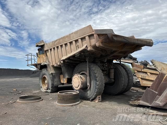 CAT 777B Σπαστό Dump Truck ADT