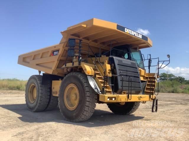 CAT 777F Σπαστό Dump Truck ADT