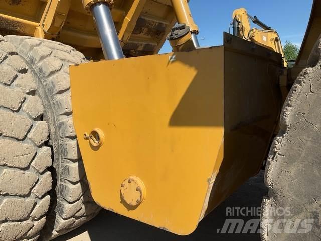 CAT 777F Σπαστό Dump Truck ADT