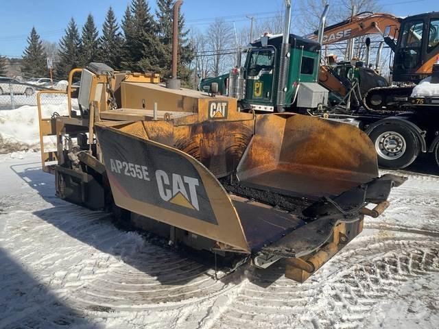 CAT AP255E Επίστρωση ασφάλτου