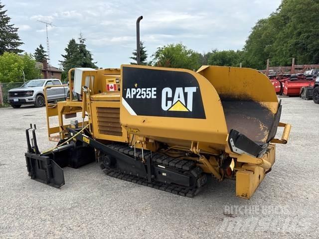 CAT AP255E Επίστρωση ασφάλτου