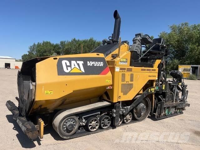 CAT AP555F Επίστρωση ασφάλτου