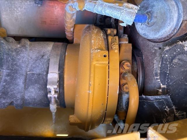 CAT D11 Μπουλντόζες με ερπύστριες