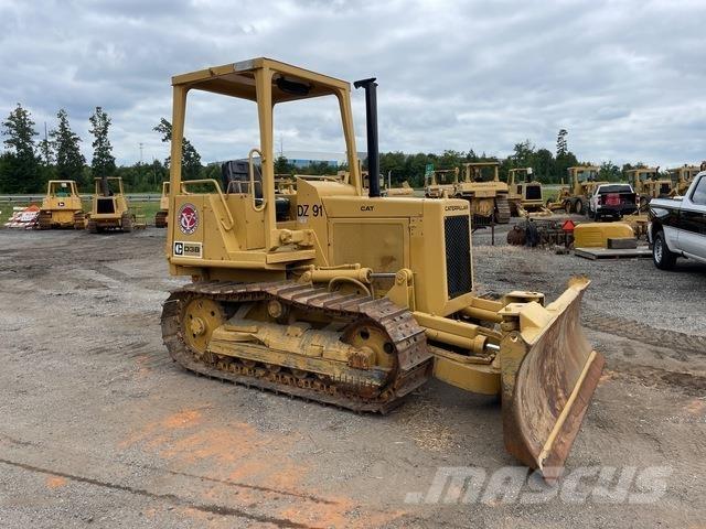 CAT D3B Μπουλντόζες με ερπύστριες