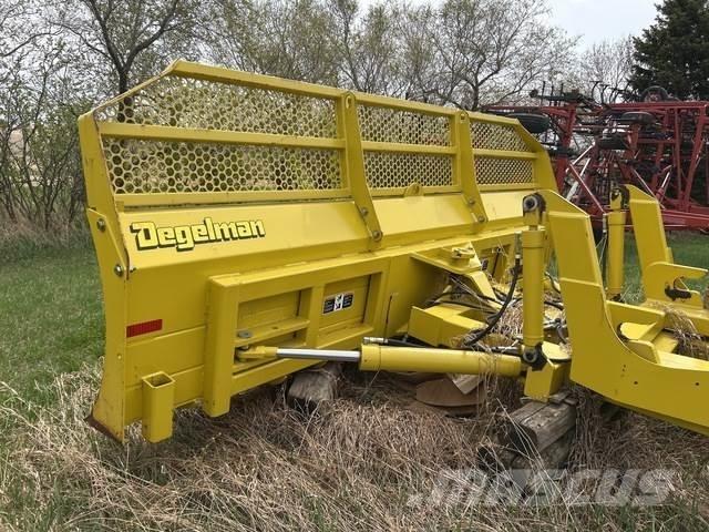 Degelman 6900 Μπουλντόζες με λάστιχα