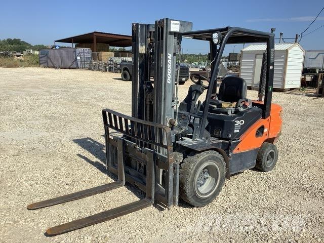 Doosan D30S-7 Περονοφόρα ανυψωτικά κλαρκ - άλλα