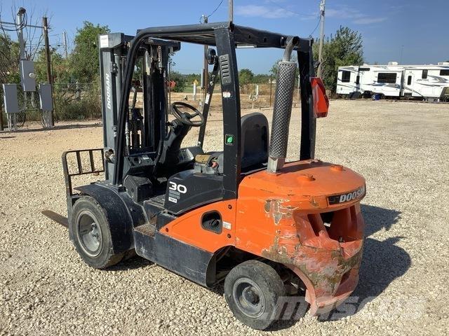 Doosan D30S-7 Περονοφόρα ανυψωτικά κλαρκ - άλλα