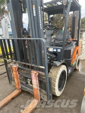 Doosan D30S7 Περονοφόρα ανυψωτικά κλαρκ - άλλα