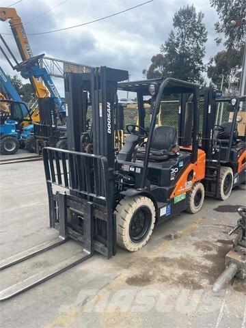 Doosan D30S7 Περονοφόρα ανυψωτικά κλαρκ - άλλα