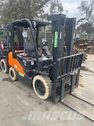 Doosan D30S7 Περονοφόρα ανυψωτικά κλαρκ - άλλα