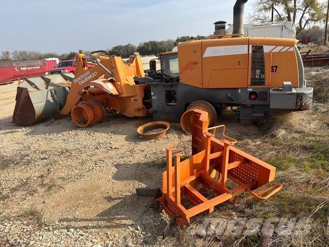 Doosan DL300 Φορτωτές με λάστιχα (Τροχοφόροι)