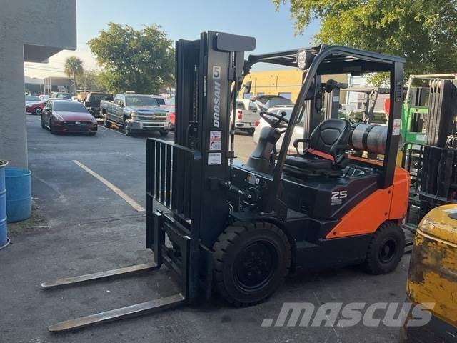 Doosan G25E-7 Κατασκευές - Άλλα