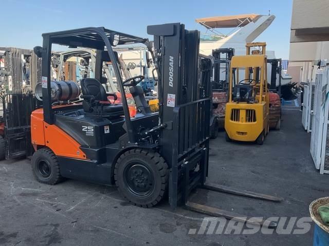 Doosan G25E-7 Κατασκευές - Άλλα