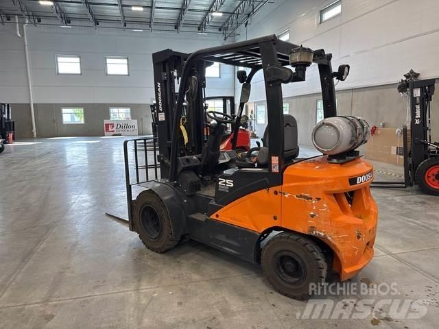 Doosan G25N-7 Κατασκευές - Άλλα