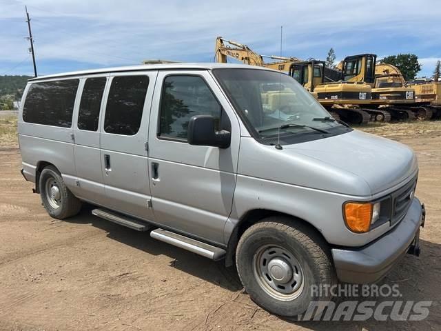 Ford E-150 Αυτοκίνητα
