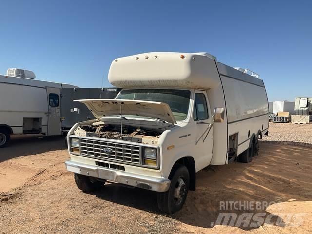 Ford E-350 Κλούβες με συρόμενες πόρτες