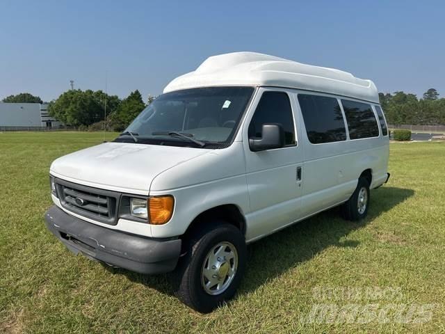 Ford E-350 Αυτοκίνητα