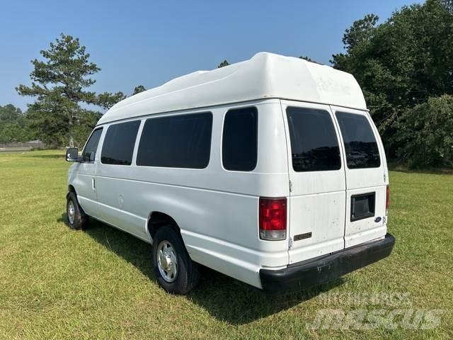 Ford E-350 Αυτοκίνητα