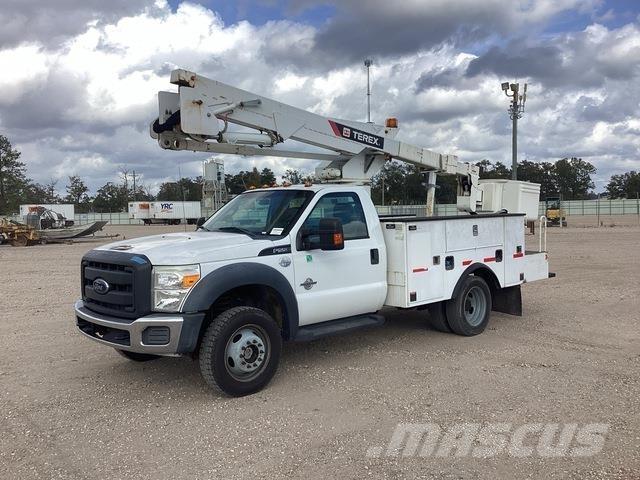 Ford F-550 Εναέριες πλατφόρμες τοποθετημένες σε φορτηγό