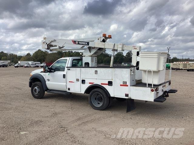 Ford F-550 Εναέριες πλατφόρμες τοποθετημένες σε φορτηγό