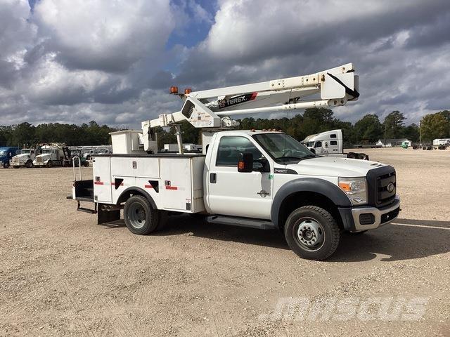 Ford F-550 Εναέριες πλατφόρμες τοποθετημένες σε φορτηγό