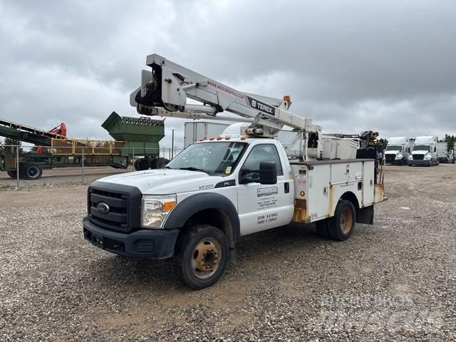 Ford F-550 Εναέριες πλατφόρμες τοποθετημένες σε φορτηγό