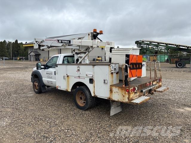 Ford F-550 Εναέριες πλατφόρμες τοποθετημένες σε φορτηγό