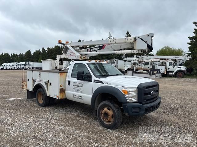 Ford F-550 Εναέριες πλατφόρμες τοποθετημένες σε φορτηγό