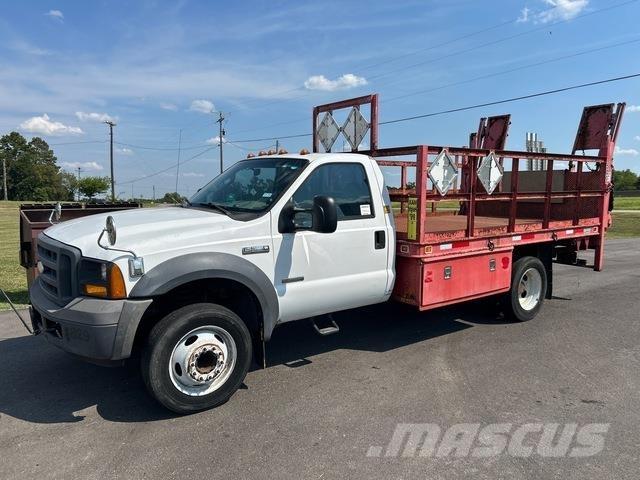 Ford F-550 Φορτηγά Kαρότσα με ανοιγόμενα πλαϊνά
