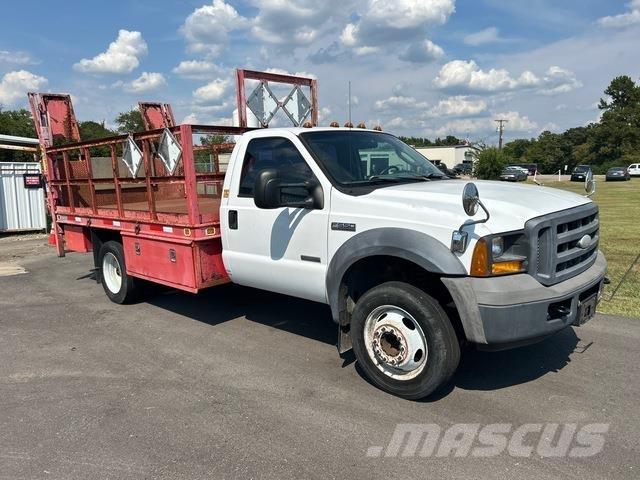 Ford F-550 Φορτηγά Kαρότσα με ανοιγόμενα πλαϊνά