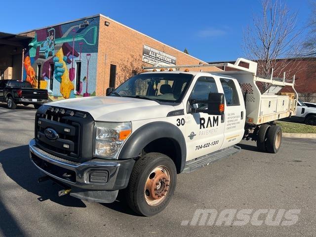 Ford F-550 Φορτηγά Kαρότσα με ανοιγόμενα πλαϊνά