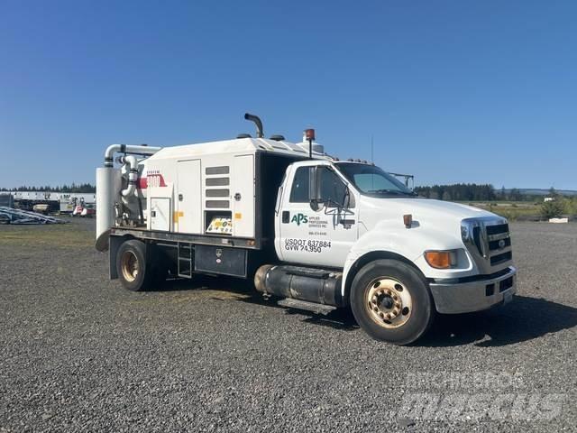 Ford F-650 Εκσκαφείς με ερπύστριες