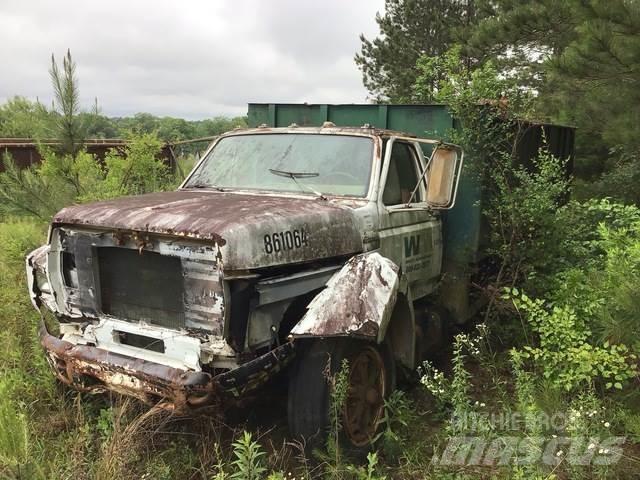 Ford F-700 Φορτηγά Ανατροπή