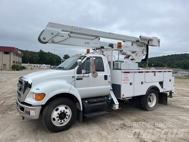 Ford F-750 Εναέριες πλατφόρμες τοποθετημένες σε φορτηγό