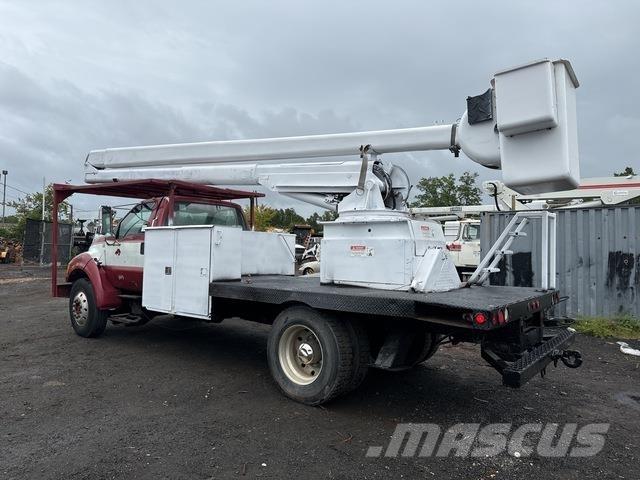 Ford F-750 Εναέριες πλατφόρμες τοποθετημένες σε φορτηγό