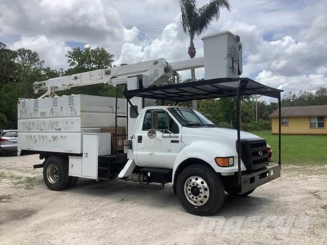 Ford F-750 Εναέριες πλατφόρμες τοποθετημένες σε φορτηγό