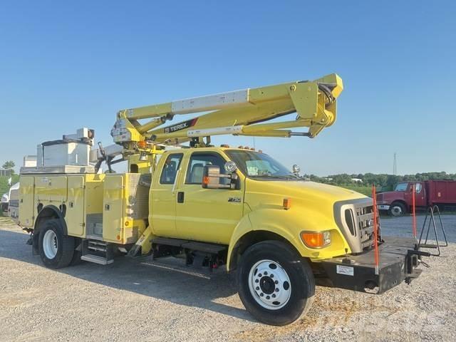 Ford F-750 Εναέριες πλατφόρμες τοποθετημένες σε φορτηγό