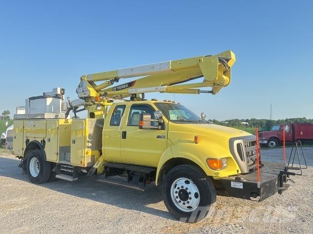 Ford F-750 Εναέριες πλατφόρμες τοποθετημένες σε φορτηγό