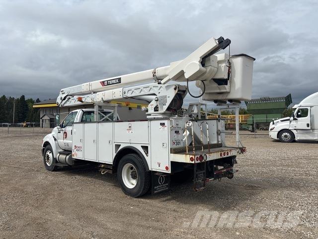 Ford F-750 Εναέριες πλατφόρμες τοποθετημένες σε φορτηγό