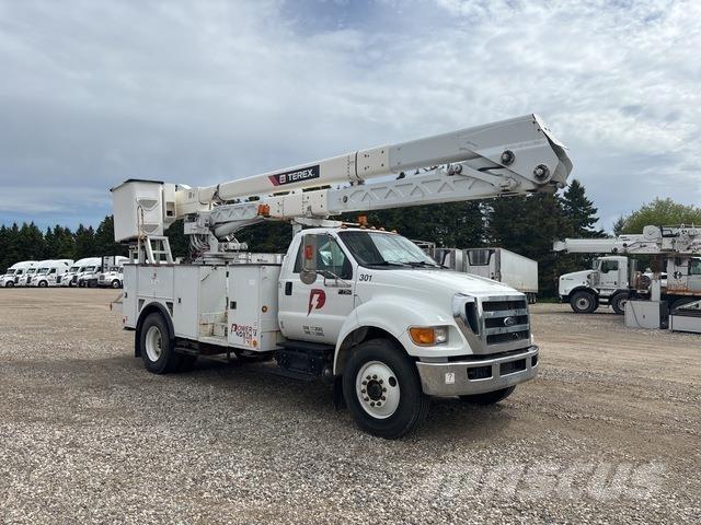 Ford F-750 Εναέριες πλατφόρμες τοποθετημένες σε φορτηγό