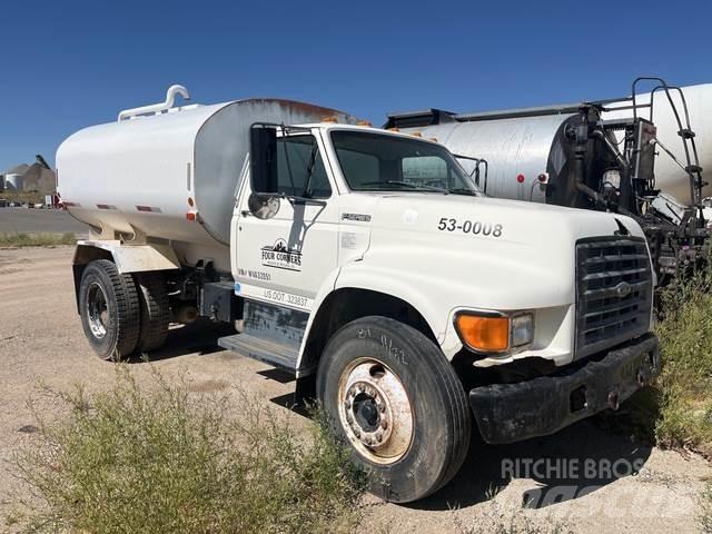 Ford F-800 Βυτία νερού