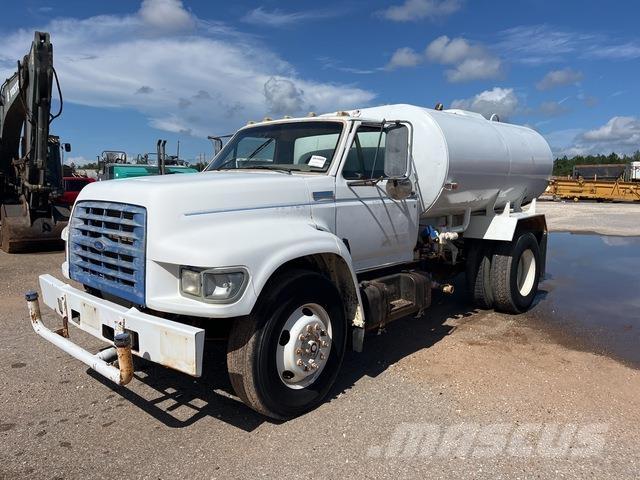 Ford F-800 Βυτία νερού