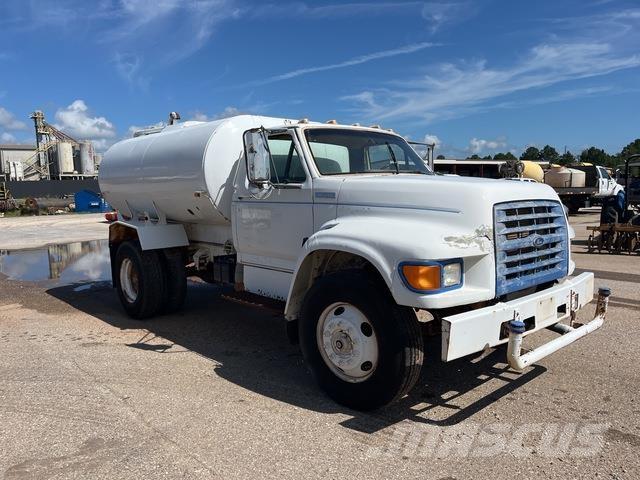 Ford F-800 Βυτία νερού