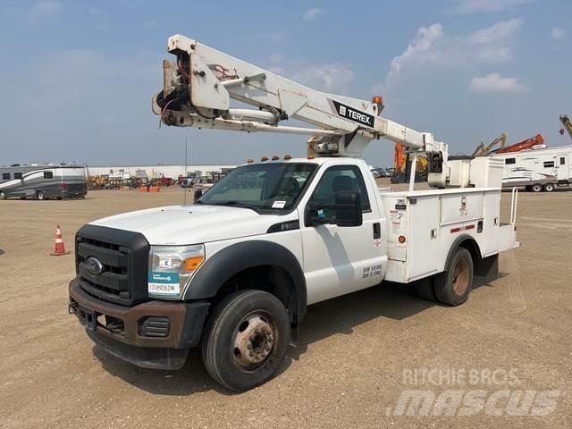 Ford F550 Εναέριες πλατφόρμες τοποθετημένες σε φορτηγό